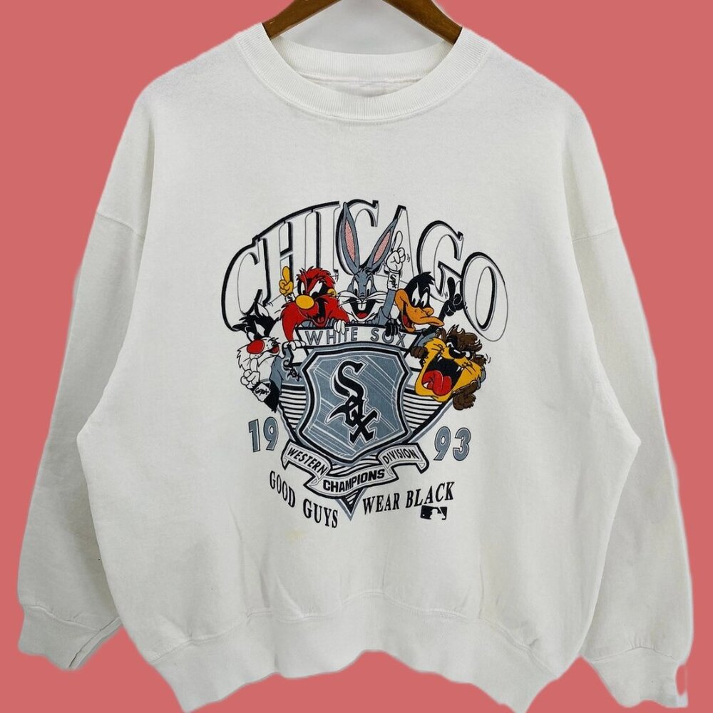 LOONEY TUNES CHICAGO White Sox Sweatshirt, Chicago Baseball shirt Unisex Tee